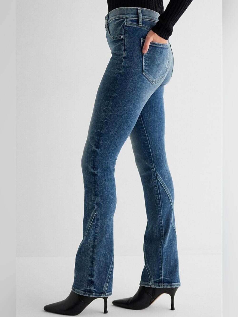 Express Mid Rise Medium Wash Twist Seam Skyscraper Jeans | Size 6L